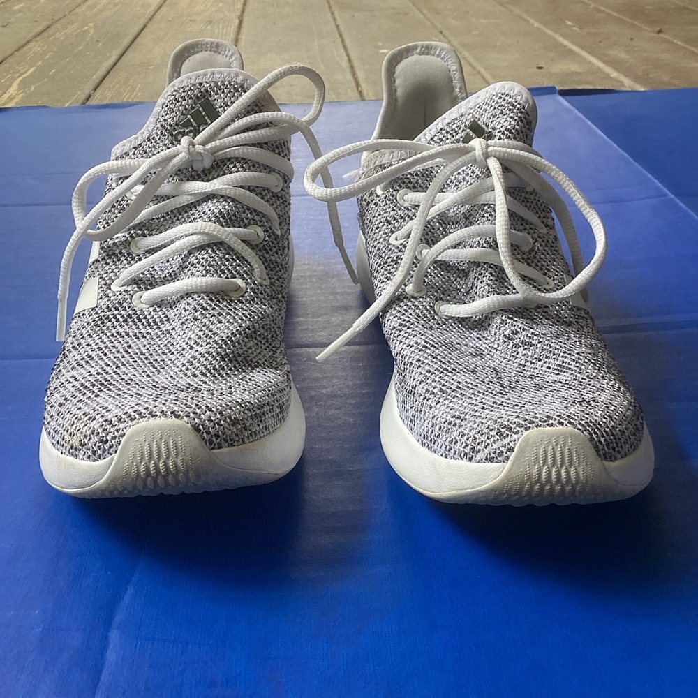 adidas Women's Gray Sneakers, size 8.5 - Picture 2 of 9